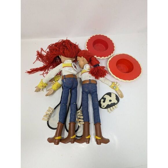 VINTAGE TOY STORY JESSIE PULL-STRING TALKING DOLL X2 DISNEY PIXAR WITH HAT - Picture 6 of 7